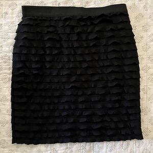 Banana Republic black ruffle skirt - size Small